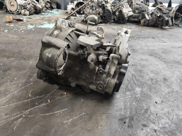 BOITE DE VITESSE VW / AUDI / SEAT / SKODA 1.6TDI CODE: MDZ ( 5VITESSES ) - Vue 5